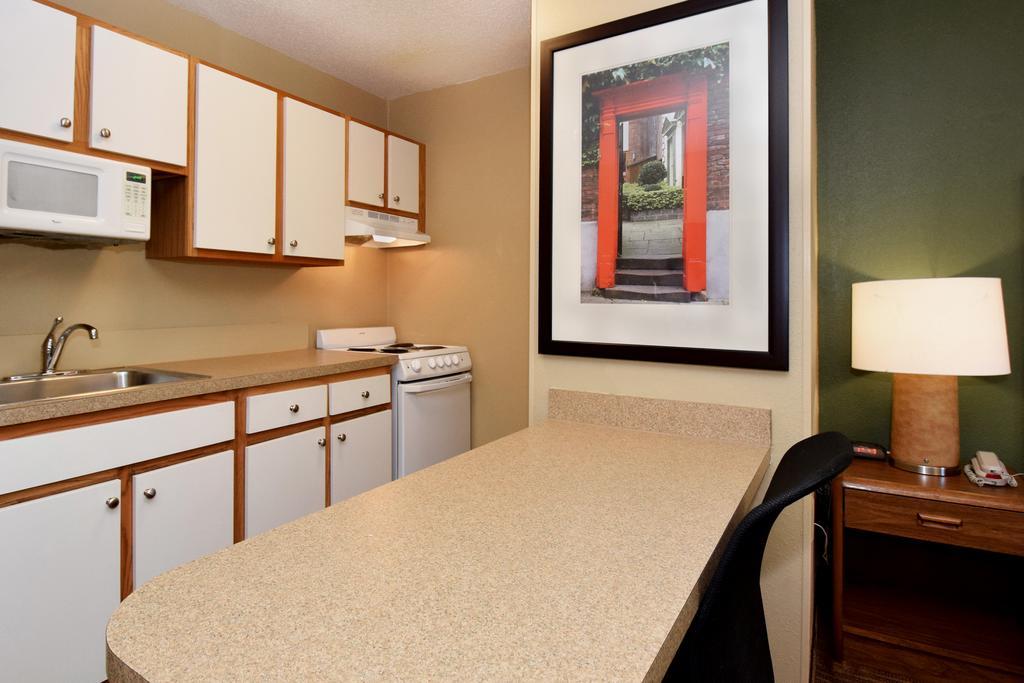 Extended America - Raleigh - Research Triangle Park - Hwy 54 Durham