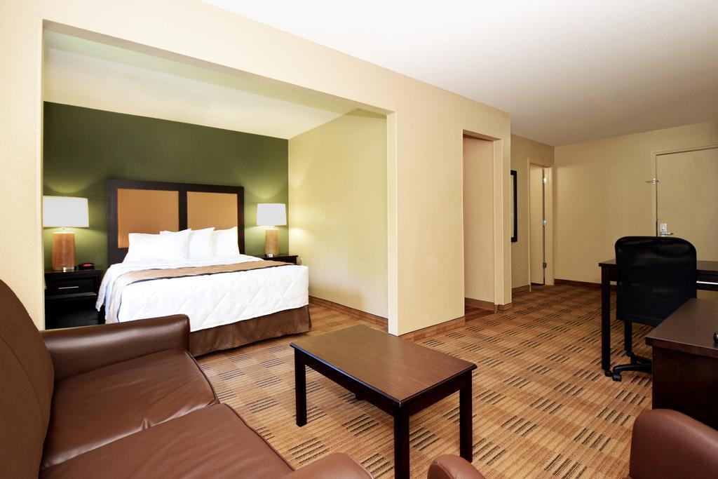 Extended America - Raleigh - Research Triangle Park - Hwy 54 Durham