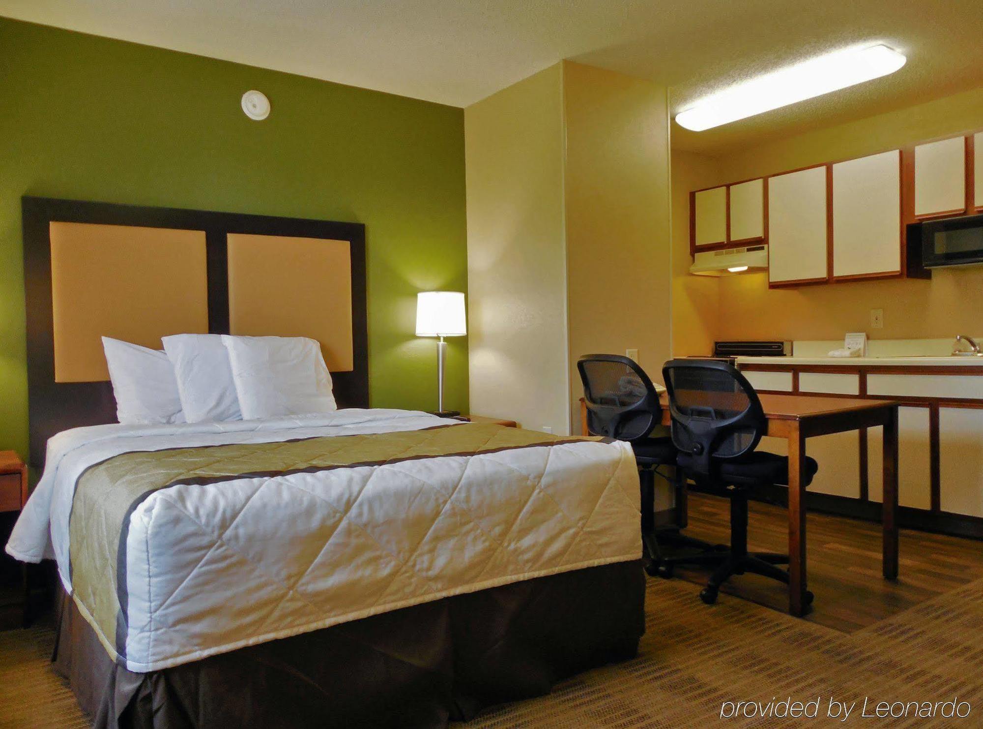 Extended America - Raleigh - Research Triangle Park - Hwy 54 Durham